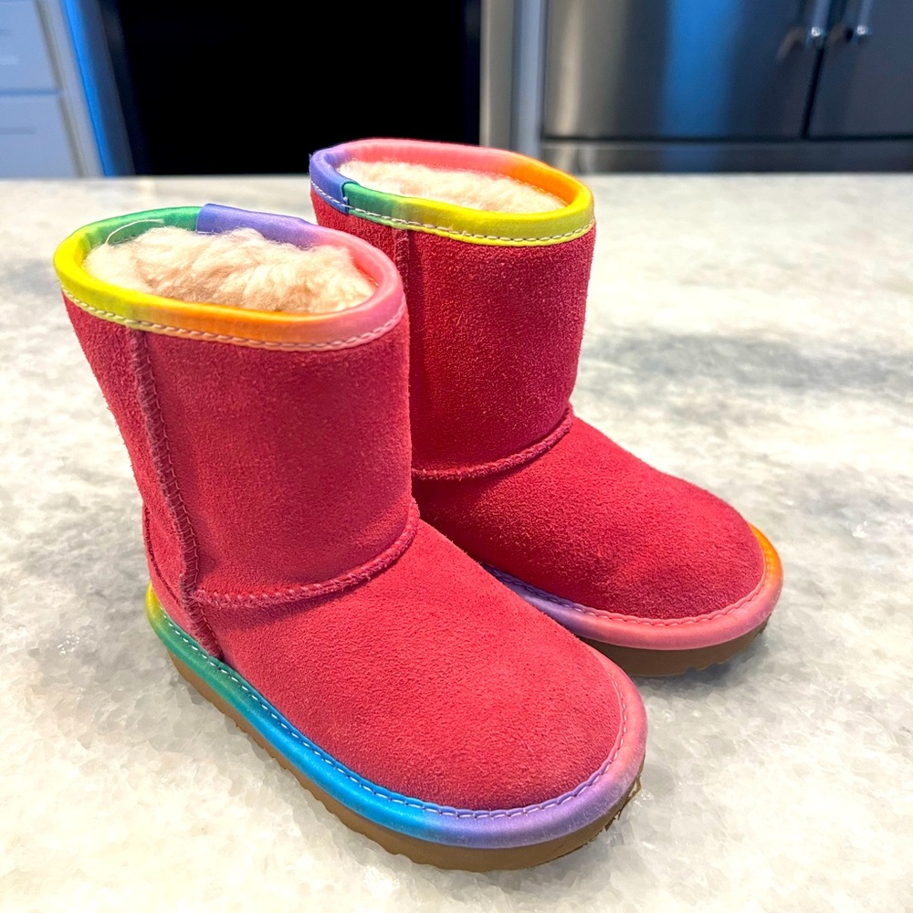 Pink Rainbow 🌈 UGG boots!